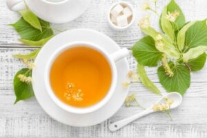 Herbata lipowa: zastosowania, zalety i przeciwwskazania