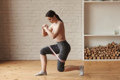 Jak wzmocnić i ujędrnić nogi - doskonały zestaw ćwiczeń!
