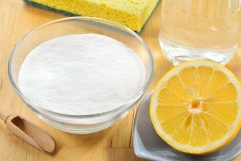 Soda oczyszczona z cytryną - doskonała pomoc w domowych porządkach