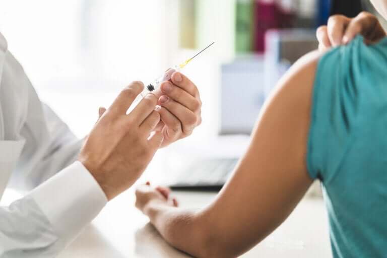 Szczepionka przeciw grypie - poznaj najważniejsze dane