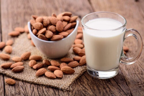 Przepis na mleko z orzechów laskowych i czekolady