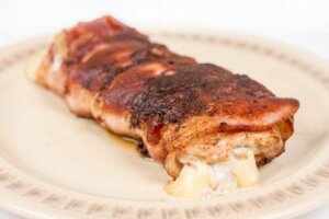 Przygotuj faszerowane piersi z kurczaka według tego przepisu