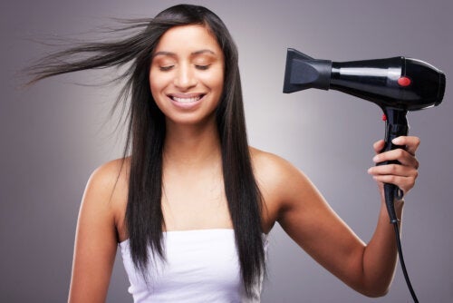 Wskazówki, jak zwiększyć objętość cienkich włosów