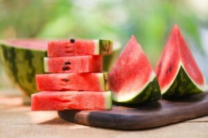 Zatrzymanie płynów - jak wpływają niektóre produkty spożywcze