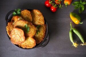 Jak przygotować placki ziemniaczane smażone we frytkownicy