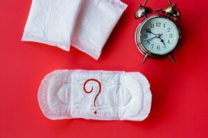 Czarna lub brązowa krew miesiączkowa: jakie są przyczyny?