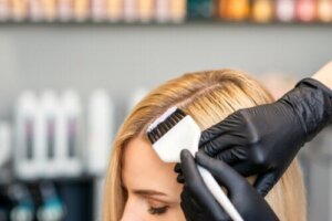 Najważniejsze wskazówki, jak dbać o blond włosy