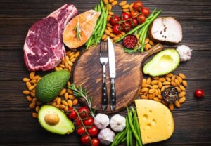 Dieta Lazy Keto: co to jest i jakie są jej zagrożenia?
