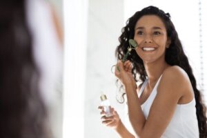 Stosowanie wałka do twarzy - w jaki sposób należy go używać?