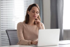 Czym jest, a czym nie jest myślenie krytyczne?