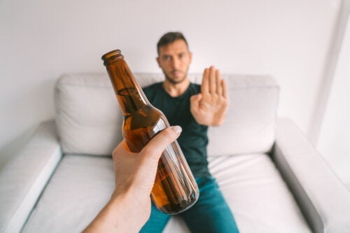 4 wskazówki, jak przestać pić alkohol