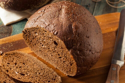 Czy chleb żytni to dobry wybór na odchudzanie?