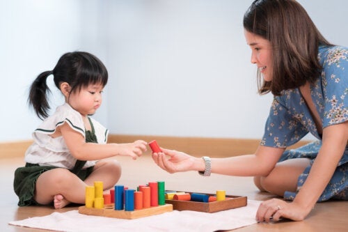 Czym jest chłonny umysł dziecka według Montessori?