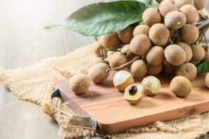 Longan lub Smocze Oko: Jak pożywny jest ten egzotyczny owoc?