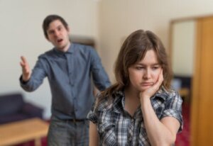 Znęcanie się w rodzinie: jak je rozpoznać i sobie z nim radzić