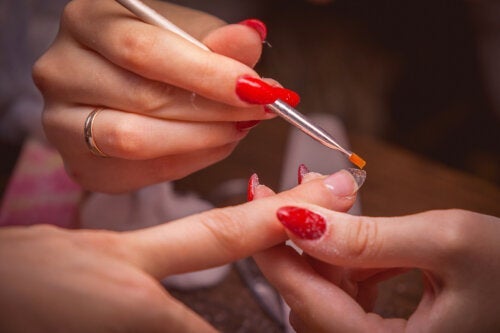 Pędzle do zdobienia paznokci - w jaki sposób je czyścić?