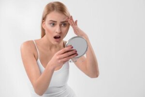 Pryszcze na czole - co zrobić, aby się ich pozbyć