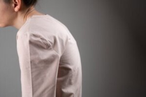 Dlaczego pojawia się kifoza patologiczna? Wskazówki dotyczące leczenia