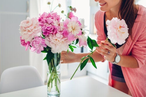 Jak sprawić, żeby cięte kwiaty stały dłużej?
