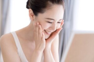 Efekt baby skin, czyli jak uzyskać lśniącą skórę?