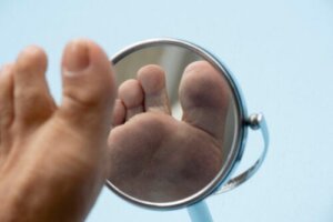 Pielęgnacja skóry u osób z cukrzycą - praktyczne wskazówki