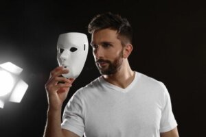 Co to jest dramatoterapia i jakie są jej zalety?