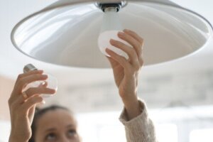 Żarówki LED - charakterystyka i zalety używania