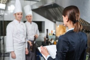 Czym jest motywacja zewnętrzna i jak może wpływać na zachowanie?