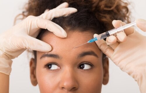 „Baby Botox”: co to jest, korzyści i ryzyko