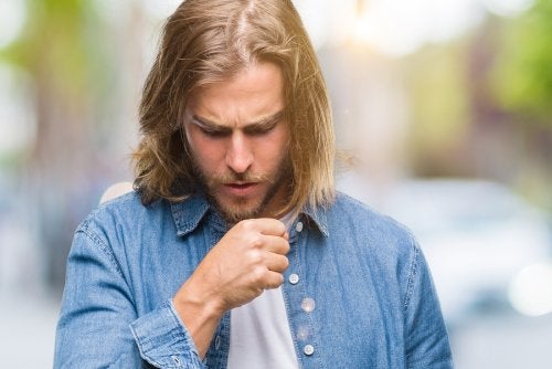 Kaszlenie - czy rzeczywiście może powstrzymać atak serca?