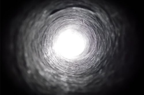 Widzenie tunelowe: co to jest i jak je leczyć?