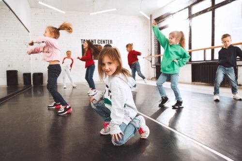 Terapia tańcem dla dzieci z autyzmem: korzyści i wskazówki