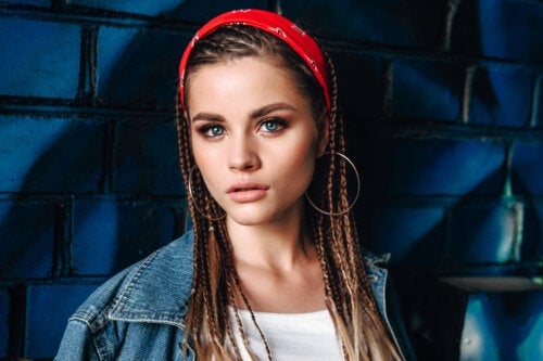 Apaszka do włosów - 7 ciekawych sposobów użycia