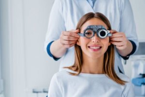 American Optometric Association zaleca coroczne badanie wzroku