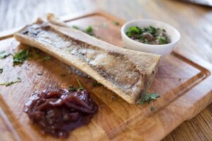 Jak pożywny jest szpik kostny i jak można go jeść?