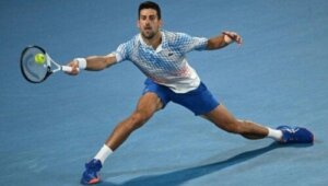Novak Djokovic: wszystko o jego treningu, jodze i rutynie rozciągania