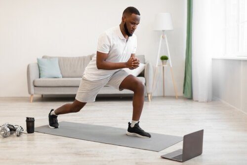 Ekscentryczny trening nóg: korzyści i 6 zalecanych ćwiczeń
