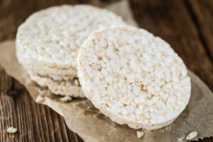 Wafle ryżowe: zalety tej przekąski
